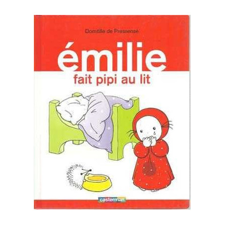 Emilie fait pipi a lit