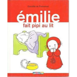 Emilie fait pipi a lit